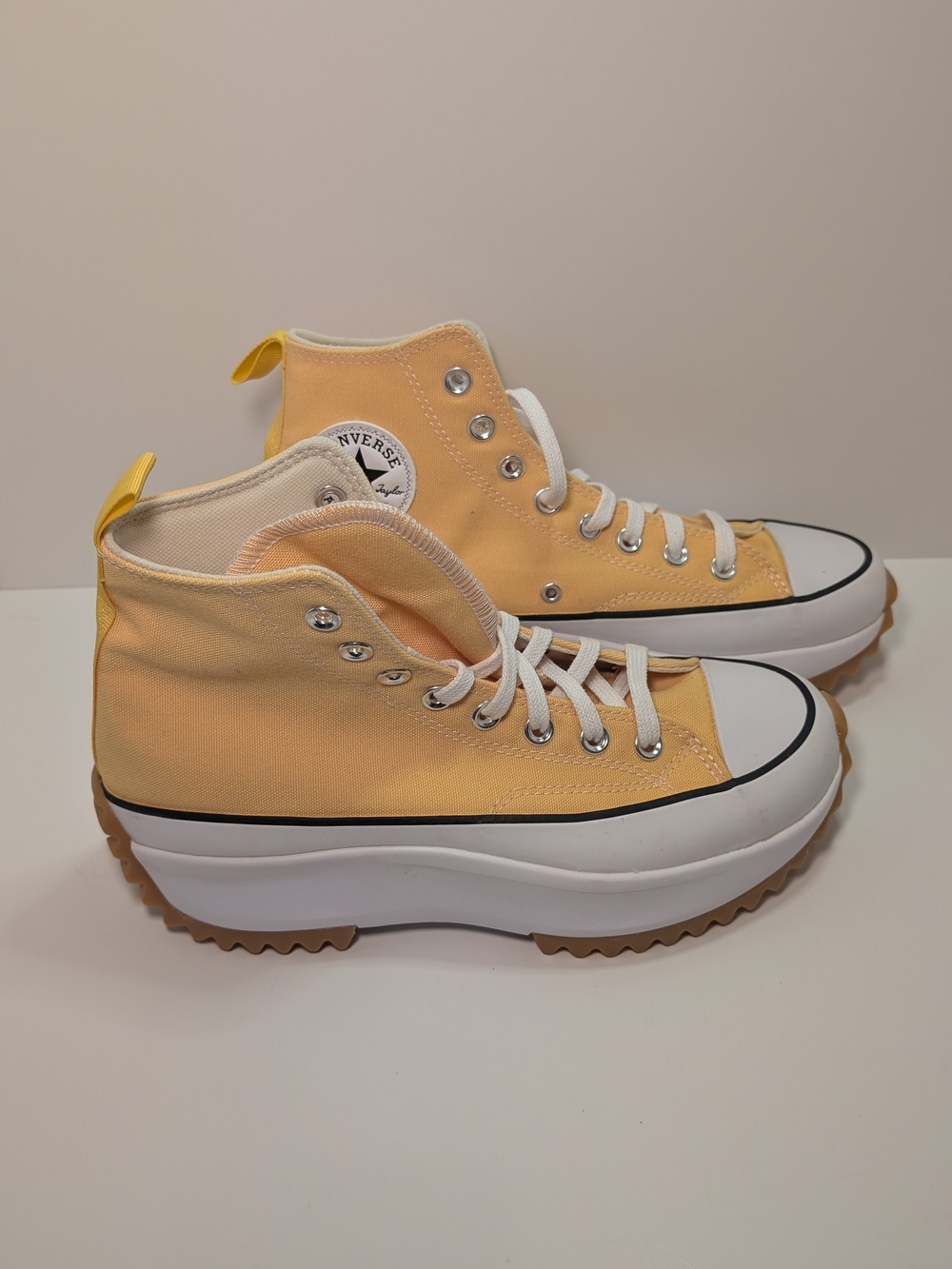 CONVERSE Run Star Hike Platform lemon Drop  Size  Unisex Men's 7, women's 8.5
